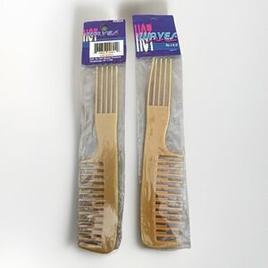 Lot Of Two Hot Waves Comb With Detangling‎ Pick. New